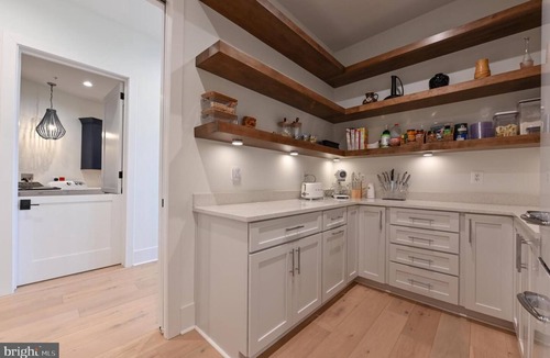 Annapolis House | Welcoming Waterfront Luxury Estate for Family, Friends, and Pets in Annapolis
