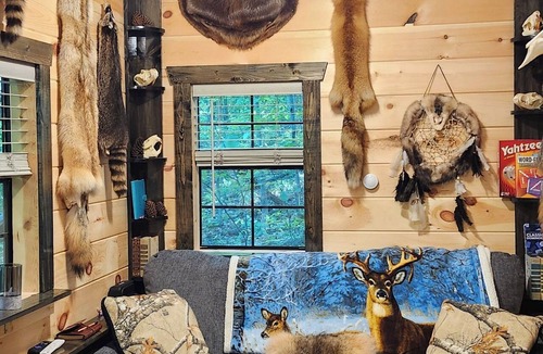 Long Bottom Cabin | Whippoorwill off grid hike in tiny cabin retreat in tranquil Long Bottom getaway