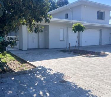 Formigine House | White Villa