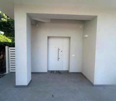 Formigine House | White Villa