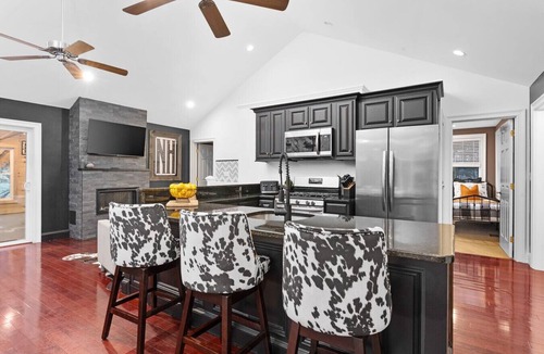 Birch Hill House | Wild, Wild West Side! Hot tub, Games, Dog Friendly