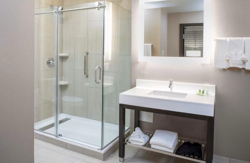 Countryside Hotel | William Tell Hotel MOD Collection by Sonesta