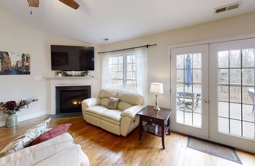 Windwood Coves House | WillowWinds II- Water Access, Cozy, Outdoor Firepit, Community Amenities, Boat Slip