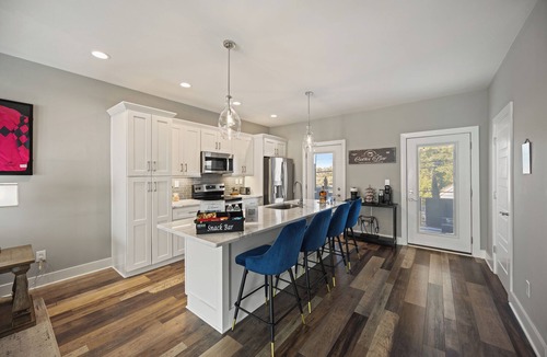 Lexington House | Winners Circle - 2BR - Patio-Garage - Walk to Rupp