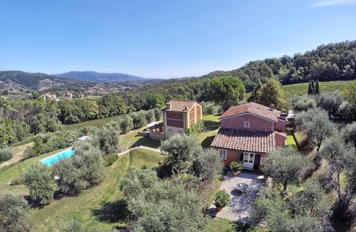 Lucca Villa | Wonderful private villa with A/C, WIFI, private pool, TV and panoramic view, close to Lucca