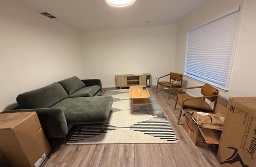 Tracy House | Work-Ready Studio with King Bed · Desk · W/D & Parking