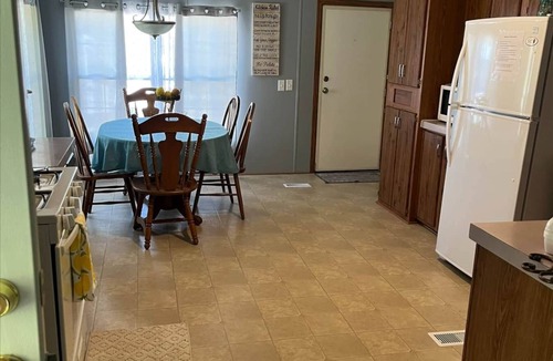 Mariah Hill House | X Marks the Spot(Yellow)1.5 mi. from Holiday World