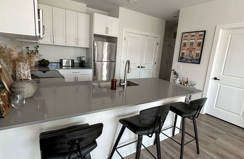 Downtown Apartment | YALE 3-12 MO. SHORT TERM LEASE. DM Yale Luxury Apartment on IG @Yalehousing