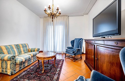 Lungarno del Tempio Apartment | YiD Elegant apt with garage