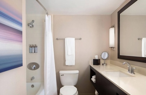Milpitas Hotel | Your Milpitas Retreat with Modern Amenities! Gym, Pets Allowed, Airport Shuttle!