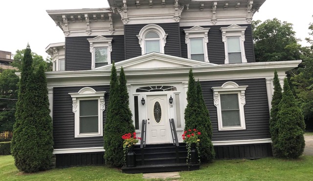 1 bedroom/1 bath