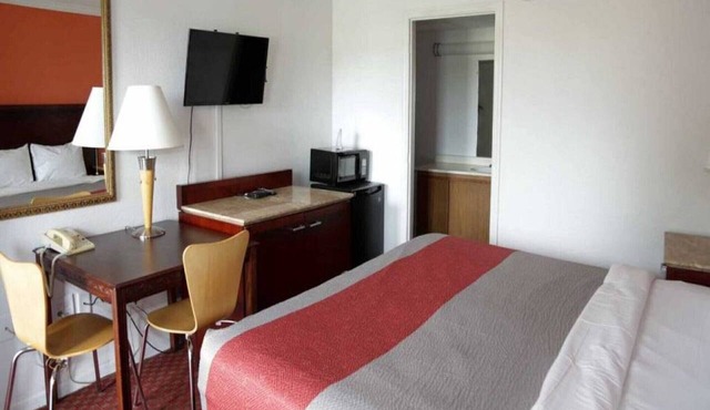 1 Queen Bed | Non-Smoking