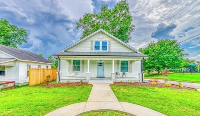 1920s Charm Meets Modern Luxury in heart of Shoals