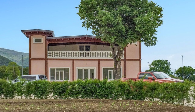 2 bedroom nice apartment in Lecce nei Marsi