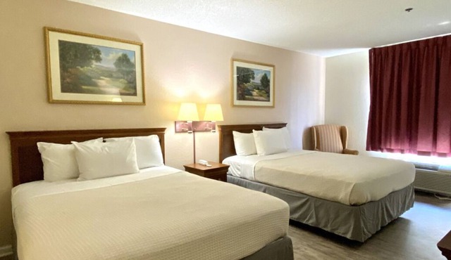 2 Budget-Friendly Units, Near Riverfront Attractions, Free Parking