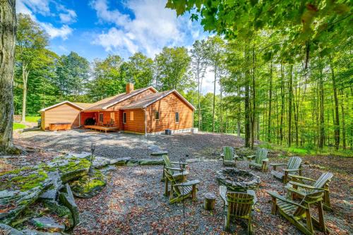 2 Mi to Elk Mountain: Secluded Union Dale Home!