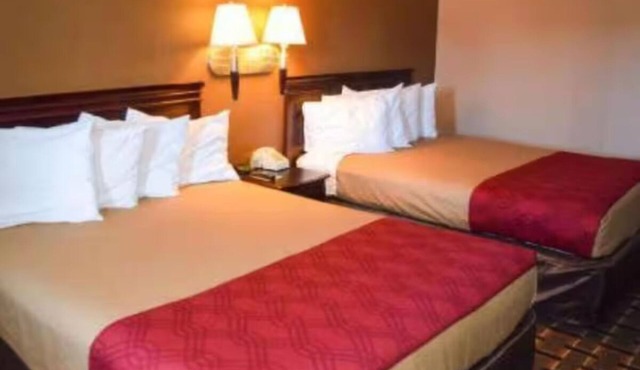 2 Relaxing Units, 40 Miles from Charlotte Airport – Perfect for Travelers
