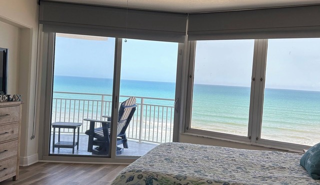 2bed 2 bath penthouse beachfront condo in Ormond Beach - private balcony - WiFi