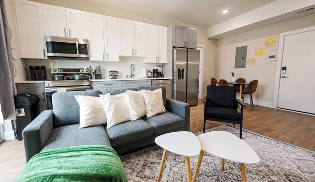 2Bed/2Bath King Bed+Central+W/D+WIFI.