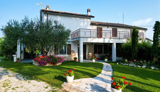 3 Bedroom Villa in Montefelcino