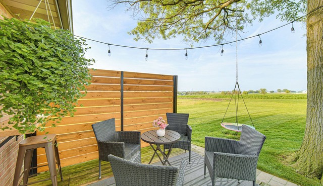 3 Mi to Dutch Wonderland: Serene Home w/Deck