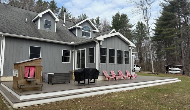 4-bedroom private country house with pool 8 miles from All-Star village