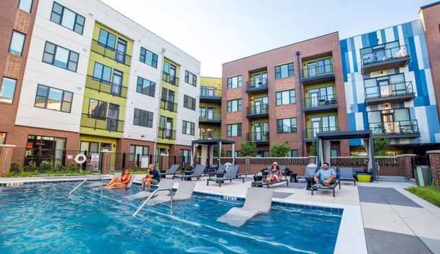 4 Downtown combined units with free parking
