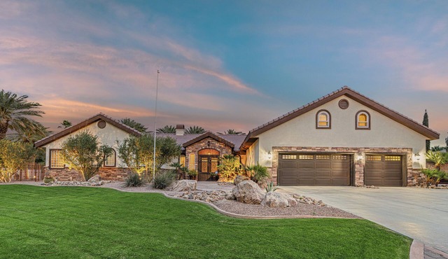41 Palms Estate by AvantStay | Indoor Pickleball, Pool, Hot Tub, Outdoor Kitchen