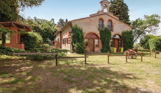 5 bedroom lovely home in Crespina PI