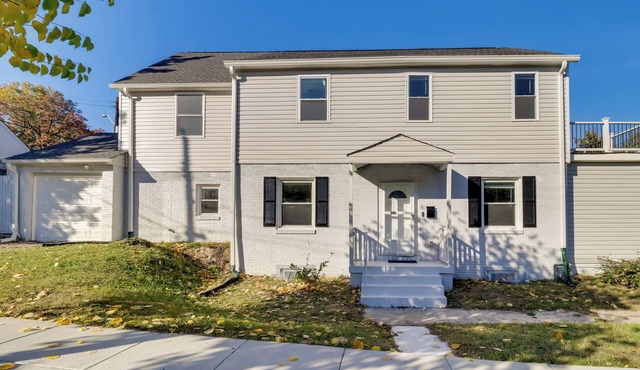 5 Mi to National Mall: DC Home w/Pool Table