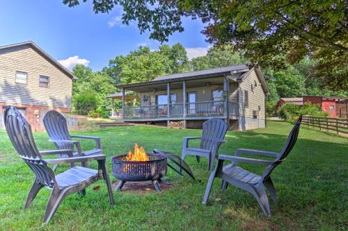 7 Mi to Downtown Morganton: Cabin w/Fire Pit!