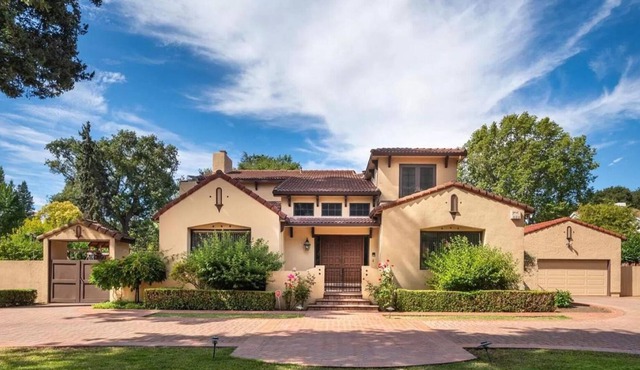 $8M+ Luxury Private Villa - 3 miles from Stanford Uni