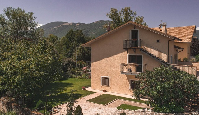 A few kilometers from L'Aquila, surrounded by greenery, there is your corner of tranquility