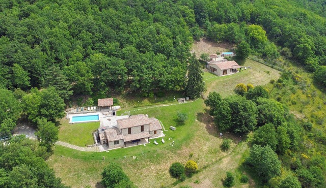 A Great Villa and a Cozy Cottage sleeps 10 with 6 bathroom and 2 pools! Amazing!