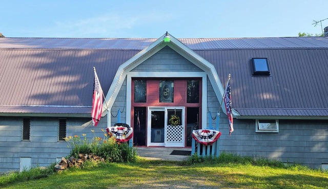 A Hidden Gem Retreat in the Endless Mountains for Couples, Families & Friends
