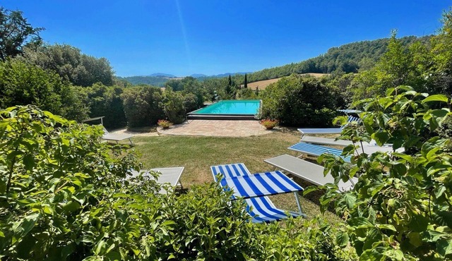 Adam House, exclusive Pool, outstanding views, vast garden, aircon, sleeps 8