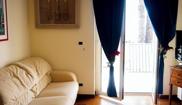 Alisea - rooms in villa with pool and free parking