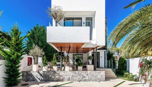 All About Villa Sorolla