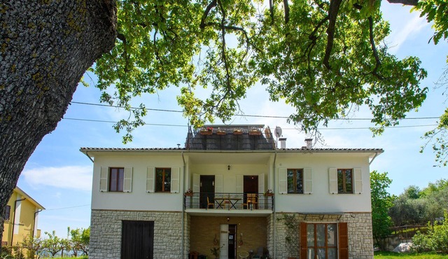 Amazing apartment in Montefelcino