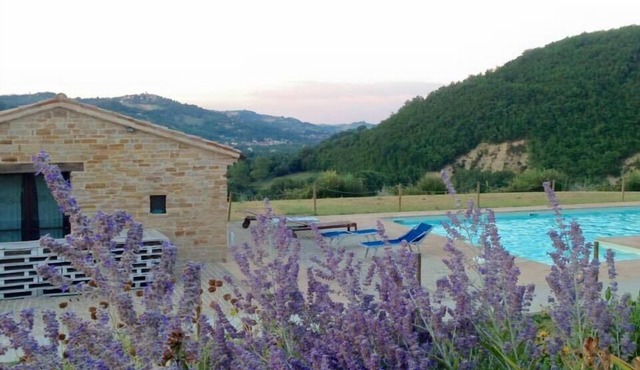 Amico Country House