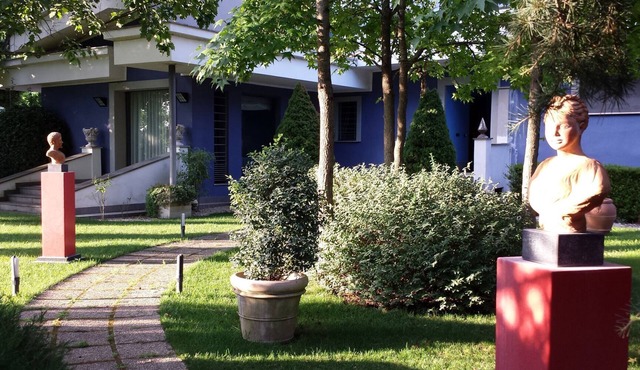APARTMENT IN VILLA