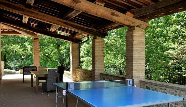 Apartment in villa with sauna, WIFI, pool, hot tub, TV, patio, pets allowed, panoramic view, parking