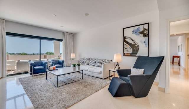 Apartment 'Spacious 2-Bed Capanes Del Golf' with Mountain View and Air Conditioning