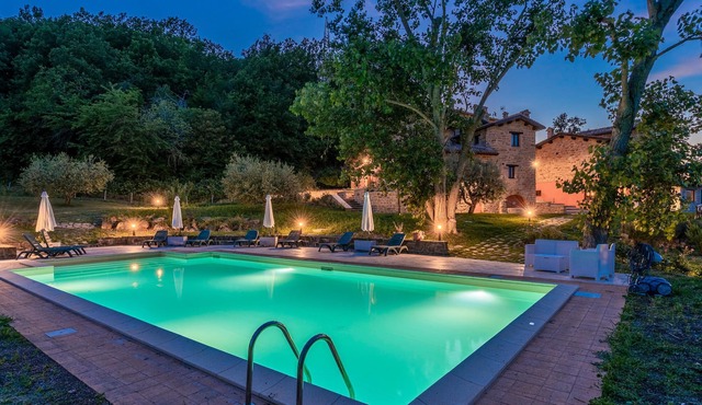 Authentic residence in the middle of nature with pool.