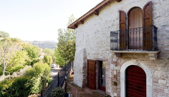 Authentic Villa surrounded by Nature CIN IT055032C29Z019674