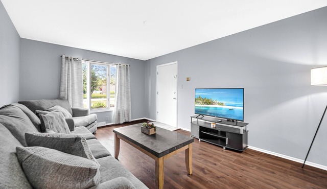 AVAIL 8/7/26- 2BR CONDO by Shops Hospitals & Chicago