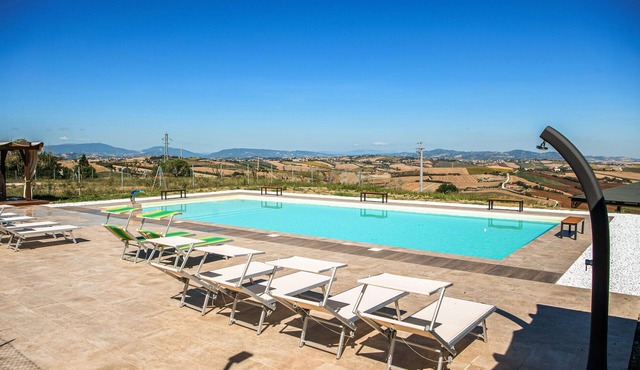 Awesome apartment in Terre Roveresche