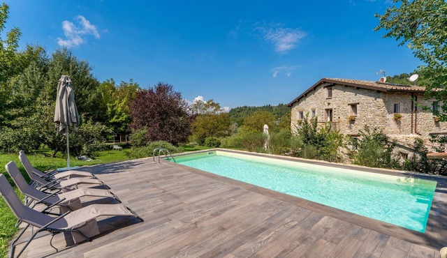 Awesome home in Collazzone