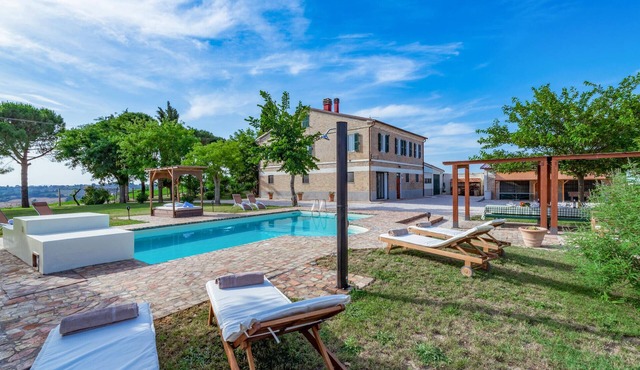 Awesome home in Senigallia