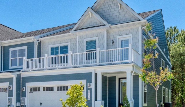 Bayside * 5BR Luxury Twin House